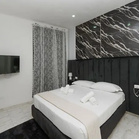 Partenope 4* Neapol